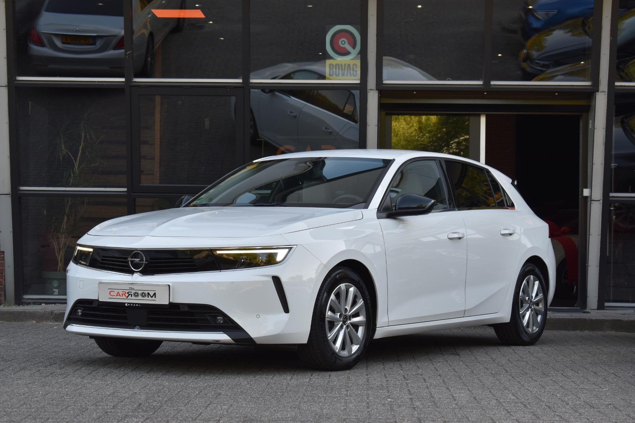 Opel Astra 1.2 Stoelvw Stuurvw Camera, Auto's, Voorwielaandrijving, Dealer onderhouden, Stof, 1199 cc