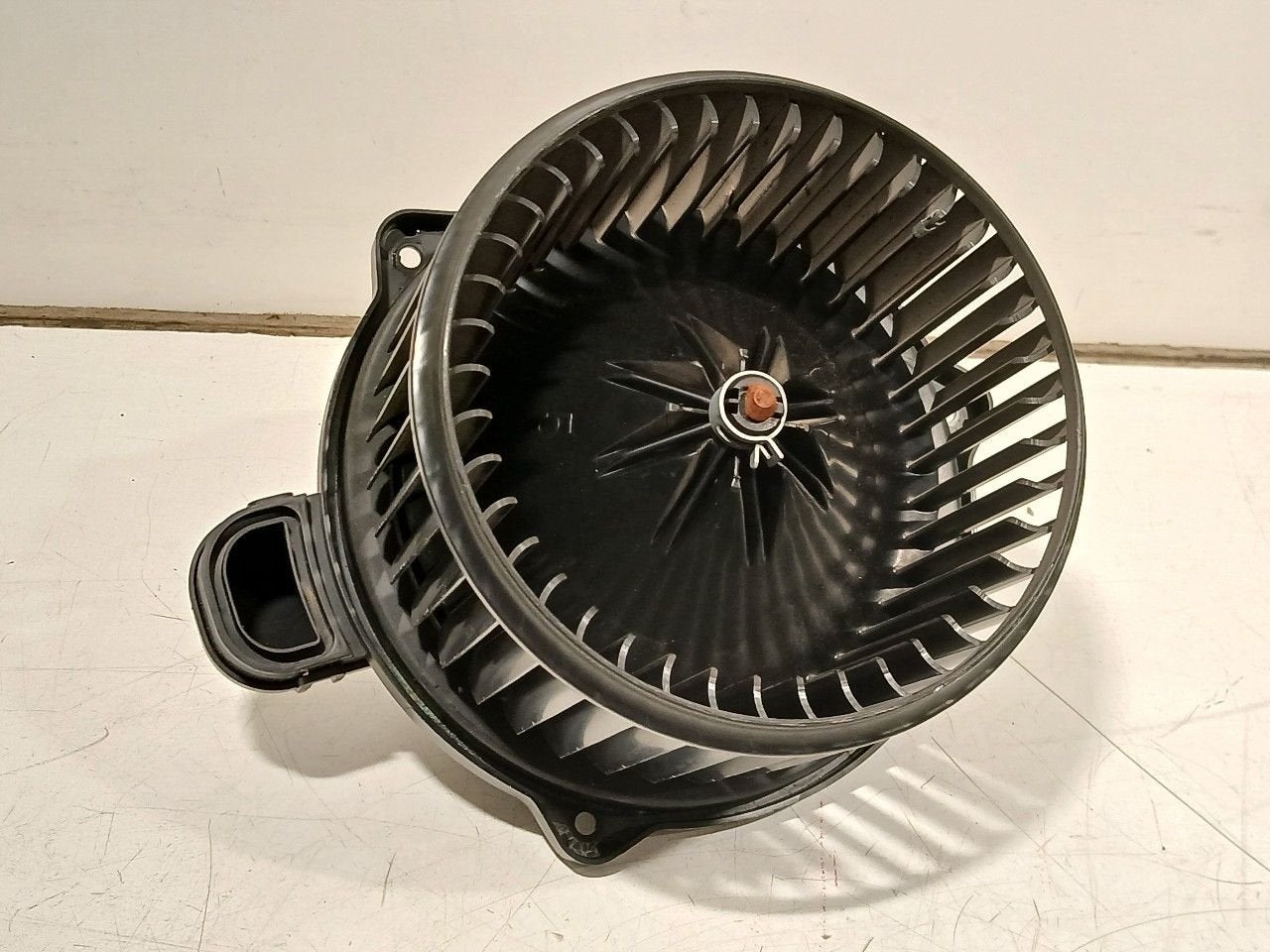 Kachel ventilator motor Kia Stonic, Onderdelen@venauto.nl, Van der Ven Autorecycling B.V., Ettenseweg 76, 4706 PB Roosendaal, The Netherlands