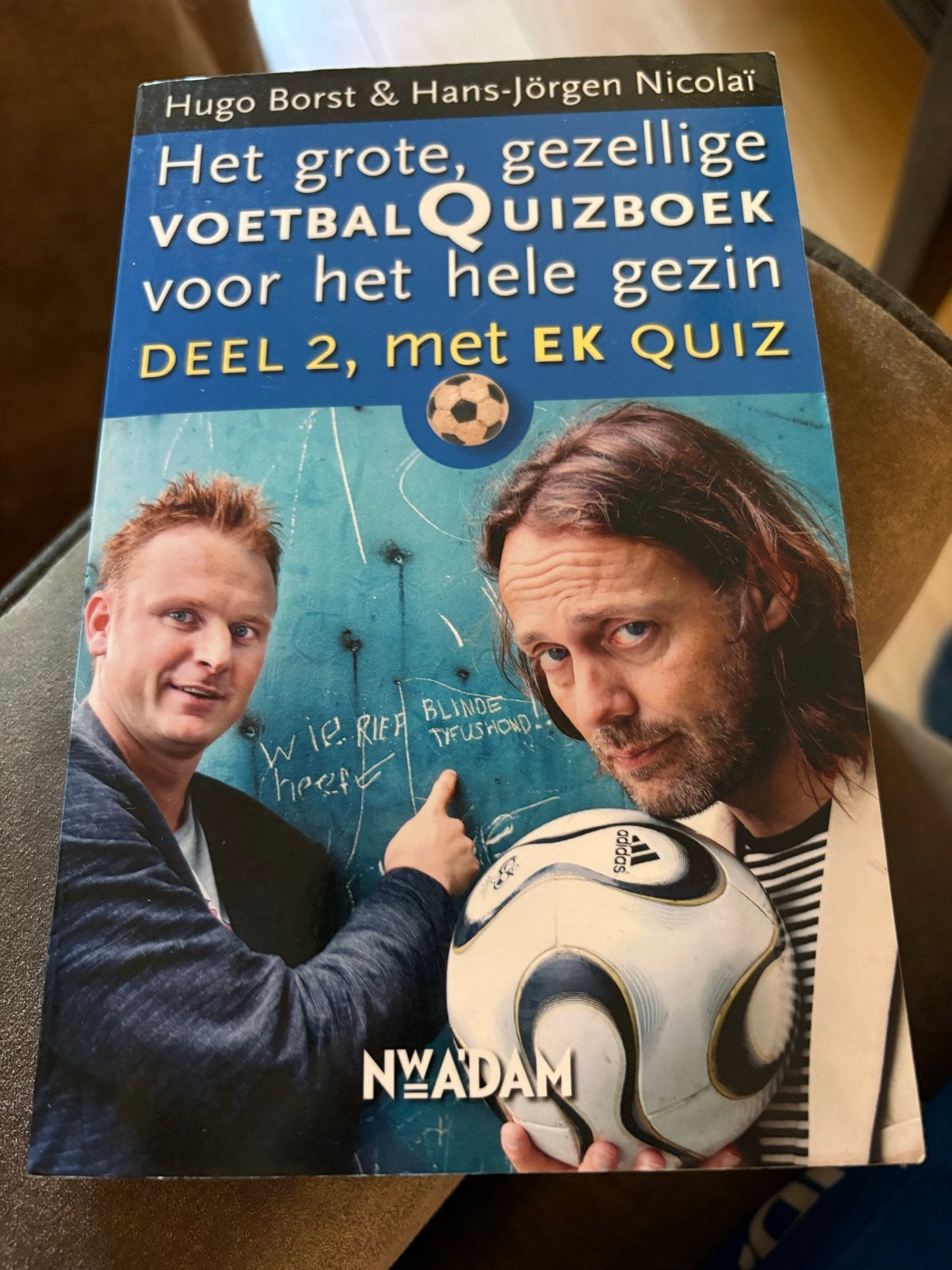Het Grote, Gezellige Voetbal Quizboek Deel 2, Ophalen of Verzenden, Zo goed als nieuw, Balsport