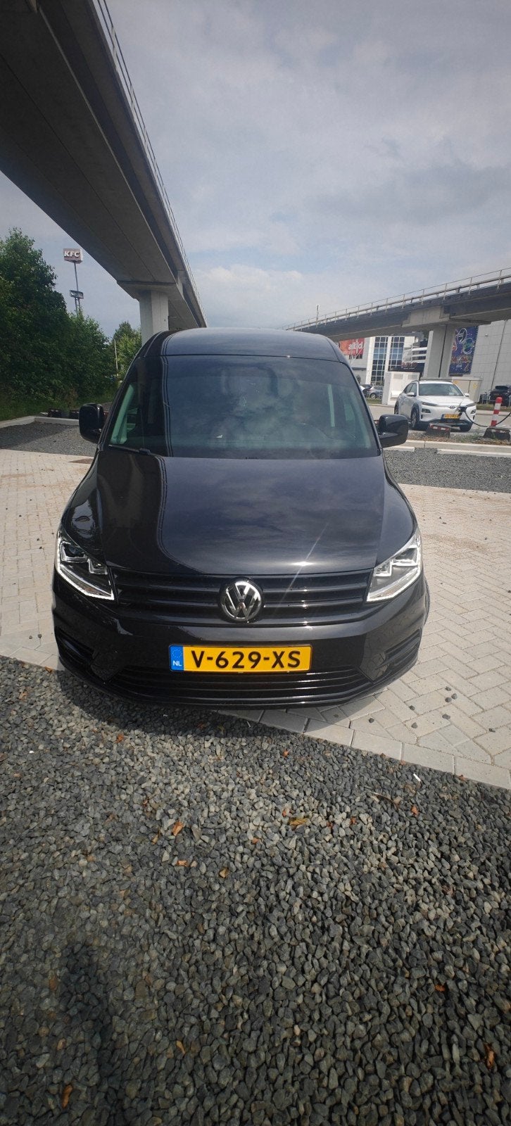 Volkswagen Caddy 2.0 TDI Bluemotion L1h1 190pk 2019, Dealer onderhouden, Zwart, 4 cilinders, 700 kg