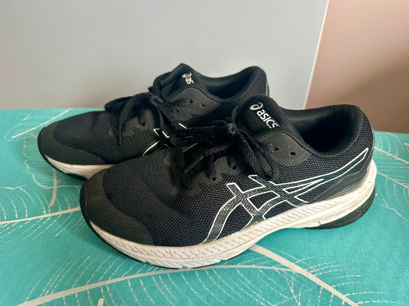 ASICS GT-1000 Hardloopschoenen Zwart - Maat 37,5, Ophalen, Gebruikt, Hardloopschoenen, Hardlopen