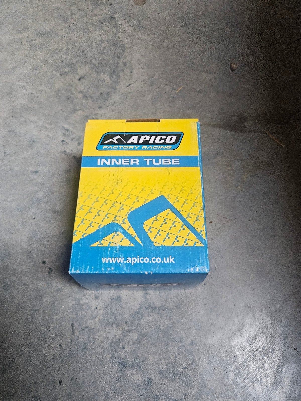 Apico INNER TUBE (binnenband) 250/275-19 TR-4   2.0m/m, Ophalen of Verzenden