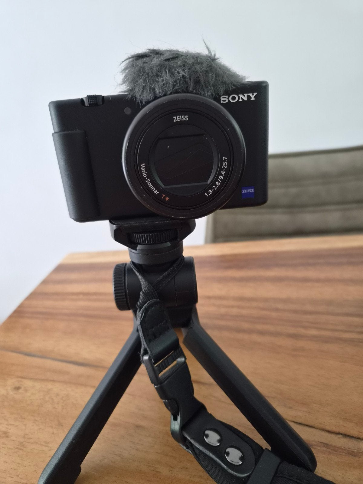Sony ZV-1 Vlogcamera met Shooting Grip en tas, Audio, Tv en Foto, Fotocamera's Digitaal, Draagriem, Ophalen of Verzenden, Zo goed als nieuw