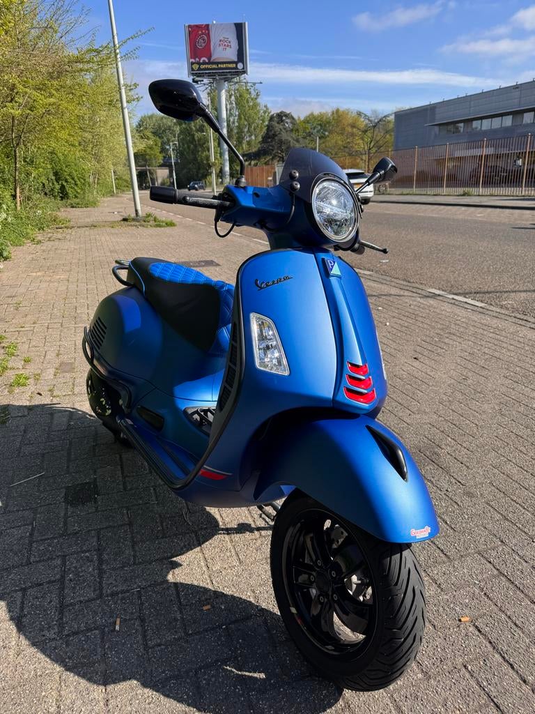 Vespa GTS 300 HPE 2022 - Zo goed als nieuw!, Ophalen of Verzenden