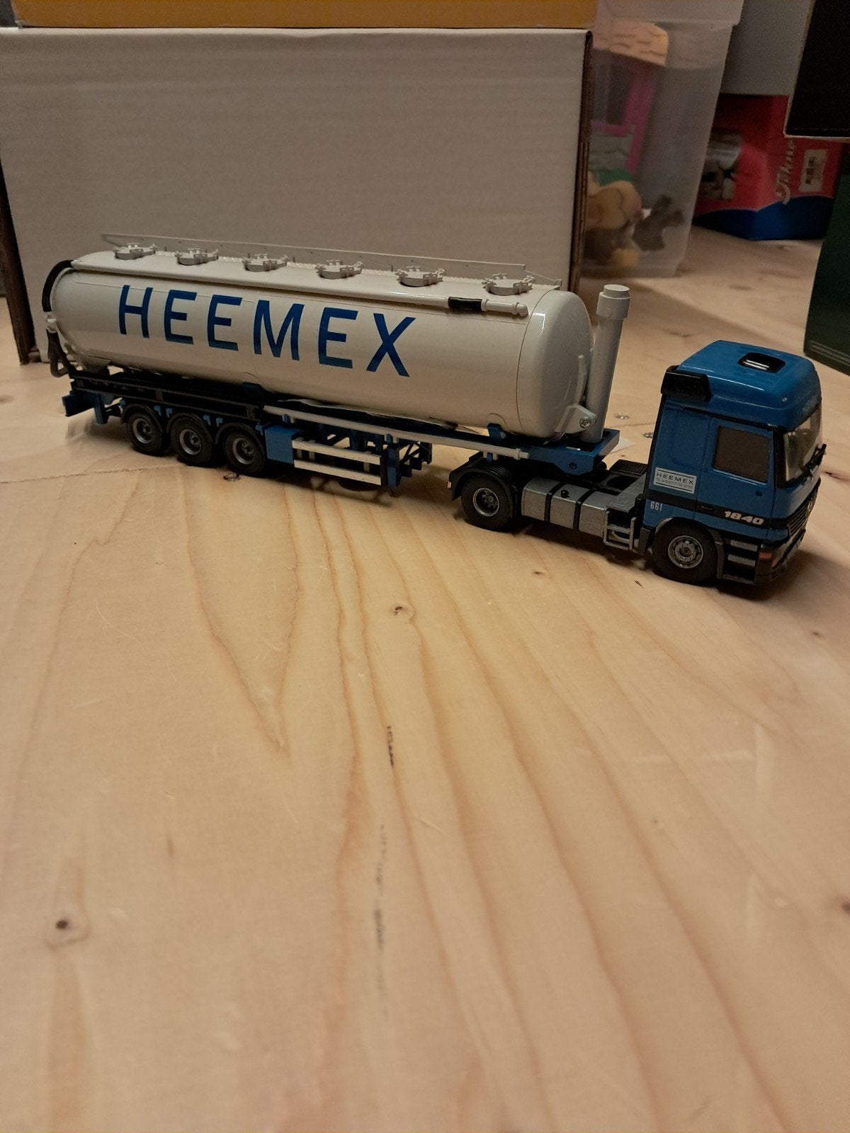 Tekno Mercedes-Benz Actros 1840 Heemex Tankoplegger, Overige merken, 1:32 tot 1:50, Ophalen of Verzenden, Zo goed als nieuw