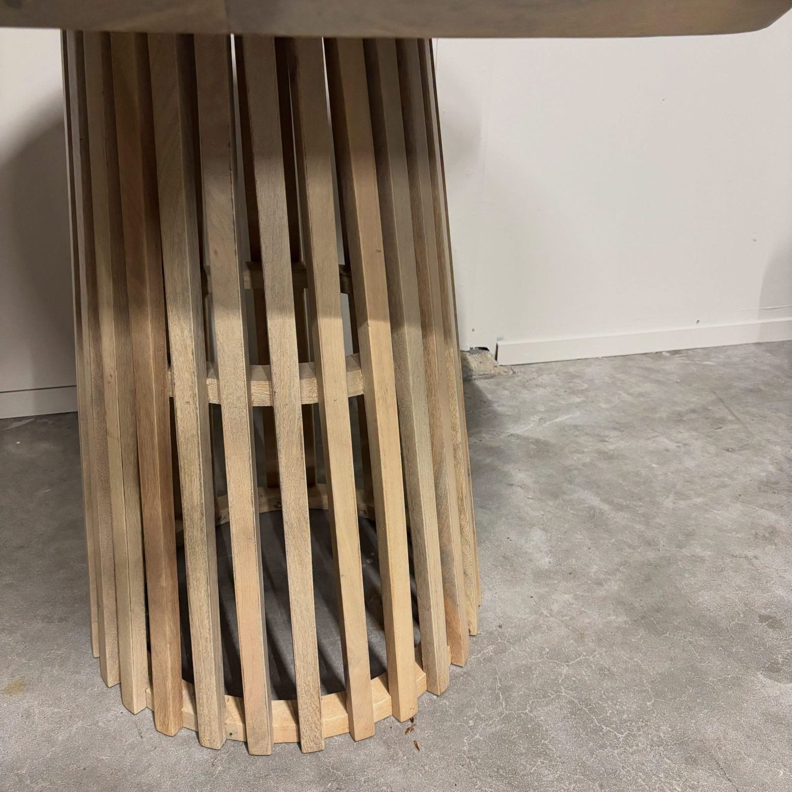 Ronde Eettafel Nikkie Hevea hout, 100cm van Artistiq Living, Antiek en Kunst, Antiek | Meubels | Tafels, Ophalen