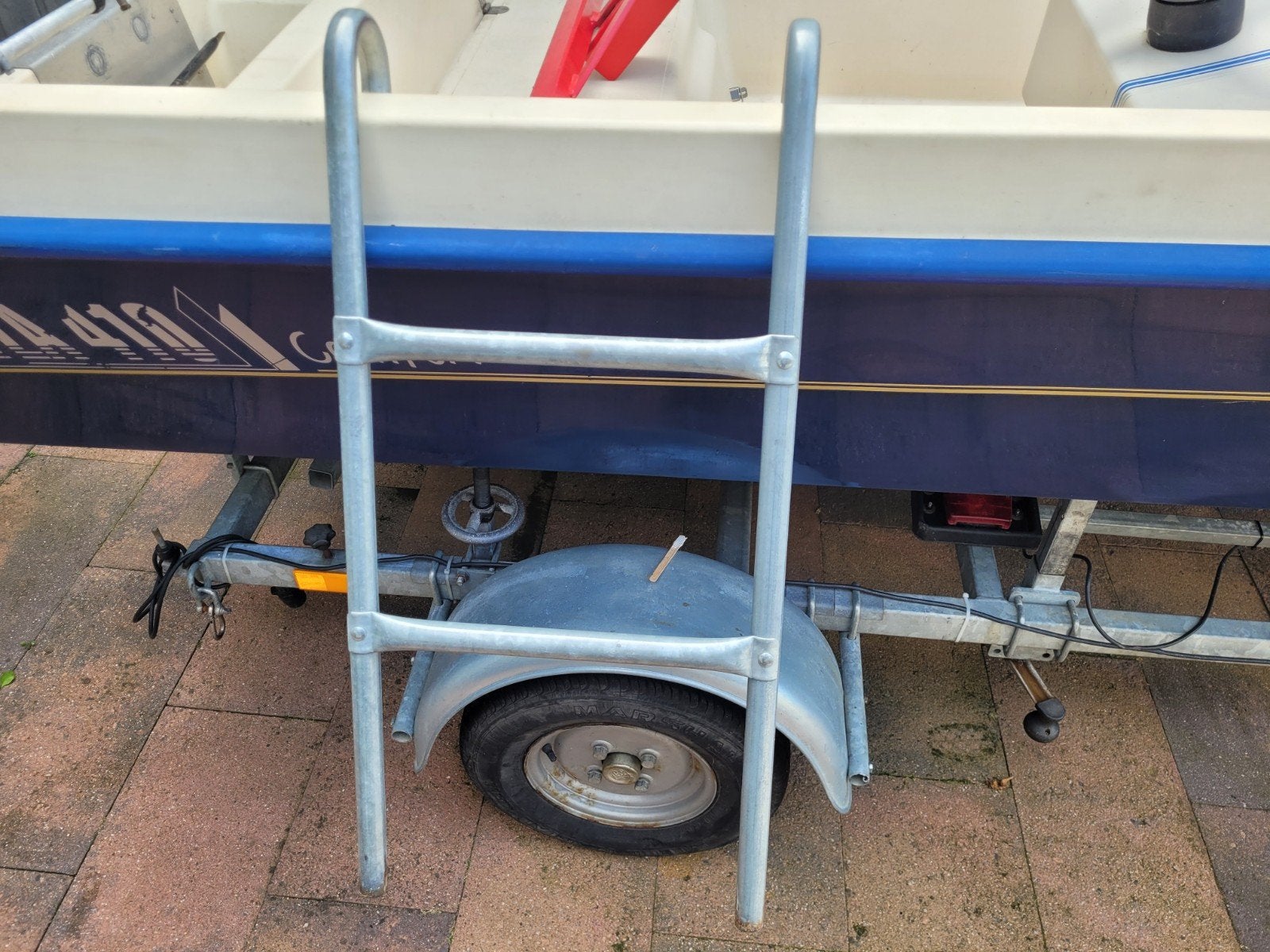 Hangtrapje voor aan de boot
C.a 75 cm hoog 

Teab, Ophalen of Verzenden