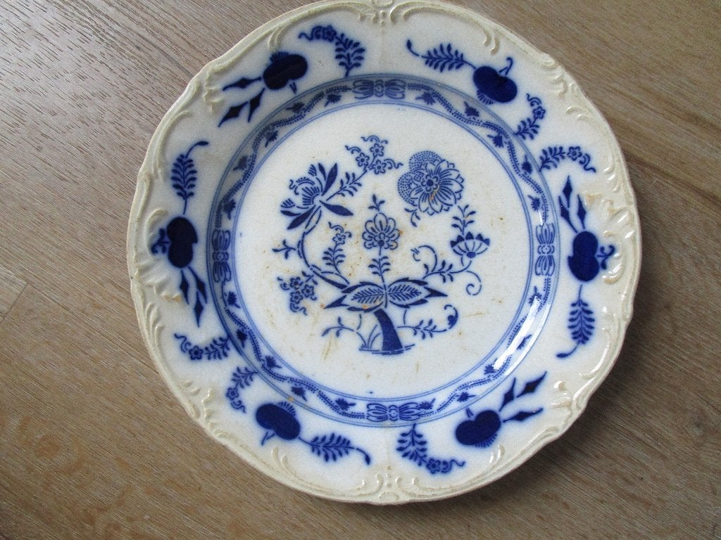 Antiek bord porselein met blauwe ui patroon stempel VDGPLH, Verzenden