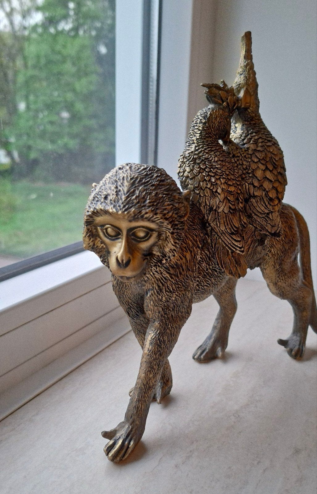 Leuk beeld met aap en tropische vogels, Ophalen, Zo goed als nieuw, Dier