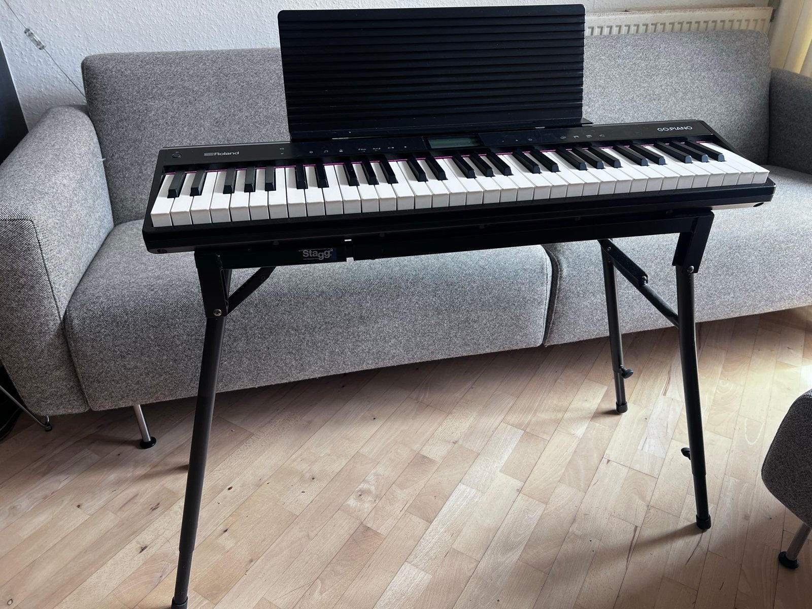 Roland GO-61P Digitale Piano met Standaard en Accessoires, Muziek en Instrumenten, Piano's, Ophalen, Zwart, Digitaal, Zo goed als nieuw