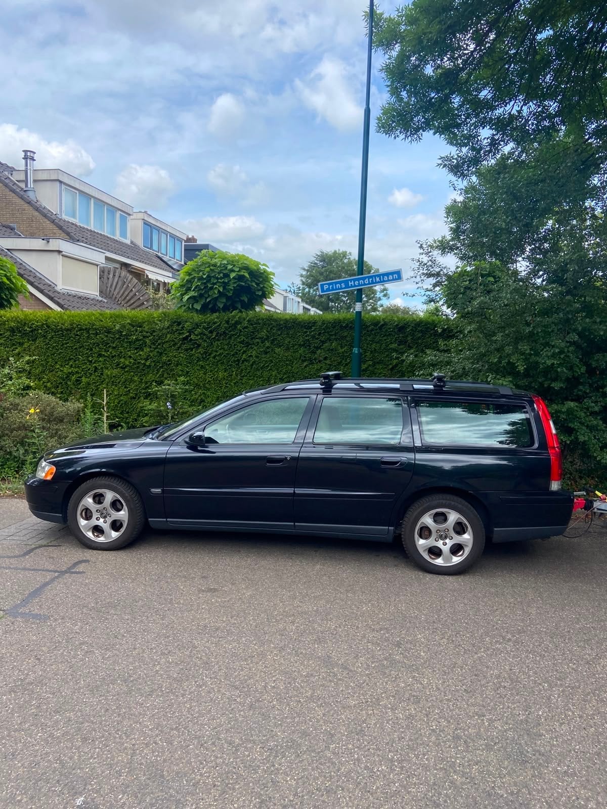 Volvo V70 2.4 170PK 2006 Zwart met nieuwe APk!, Auto's, Voorwielaandrijving, 1800 kg, Zwart, Stationwagon