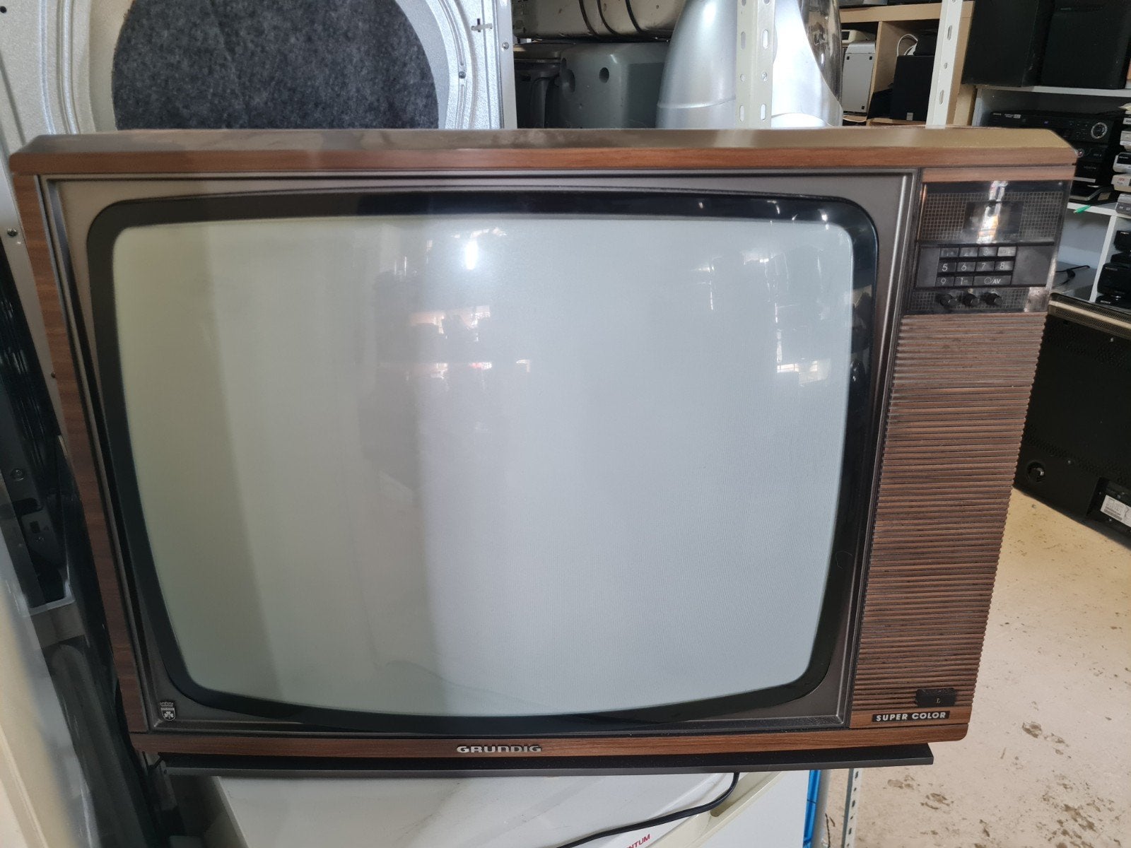 Vintage Grundig Super Color T 66-120 CRT Televisie, Ophalen