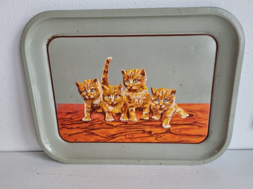 Leuk Grijs Vintage Dienblad met Rode Katten Poezen Metaal, Gebruikt, Verzenden, Dienblad, Met afbeelding/tekst