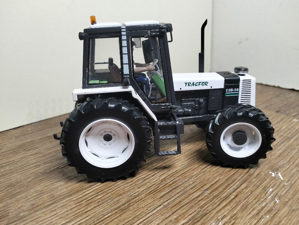 Te koop Replicagri Renault Tracfor 110-14. (A)., Ophalen of Verzenden, Zo goed als nieuw, Tractor of Landbouw, Overige merken