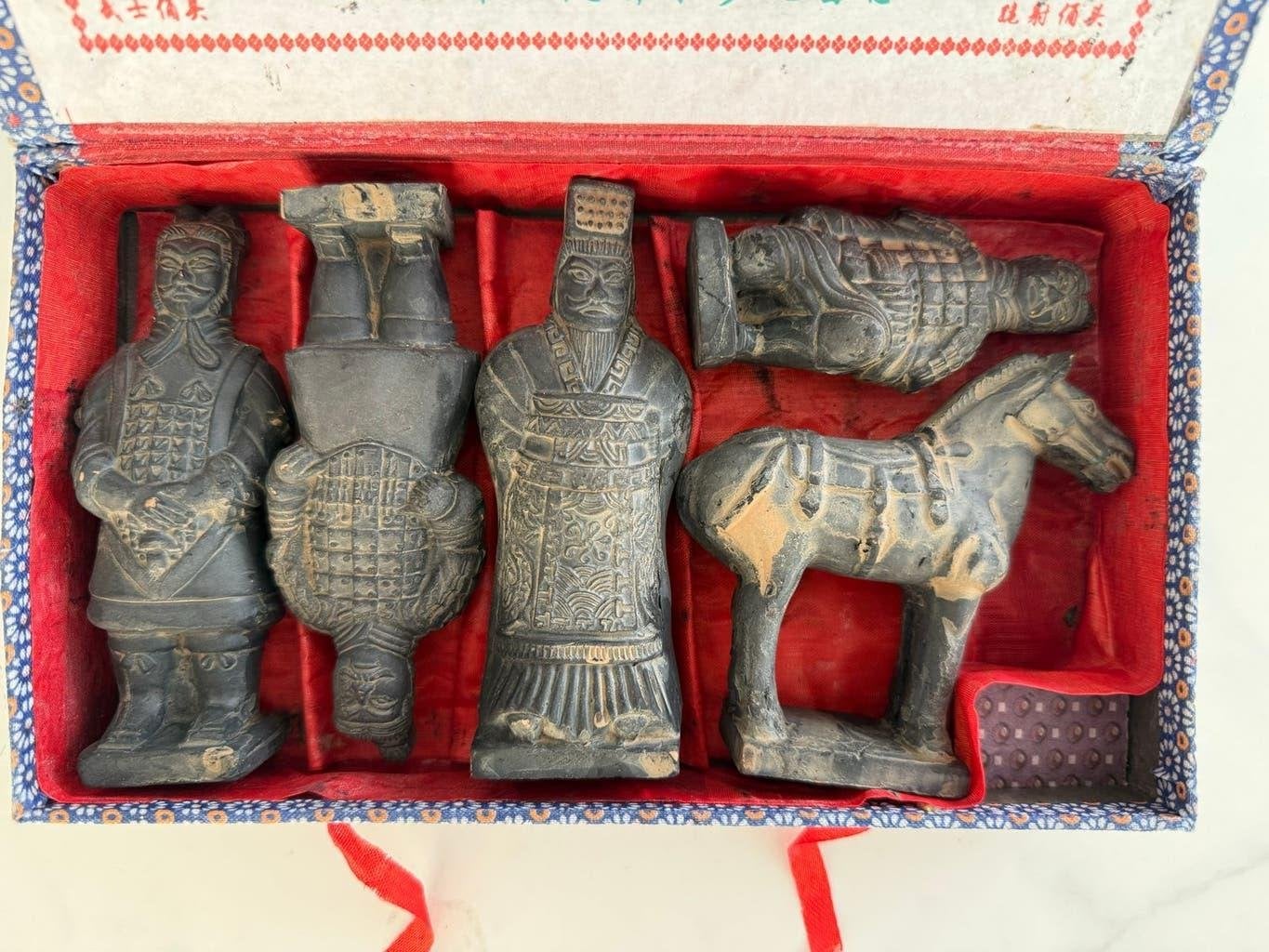 Terracotta Leger Souvenir Set uit China, Steen/keramiek, Bruin, Verzenden, Handgemaakt