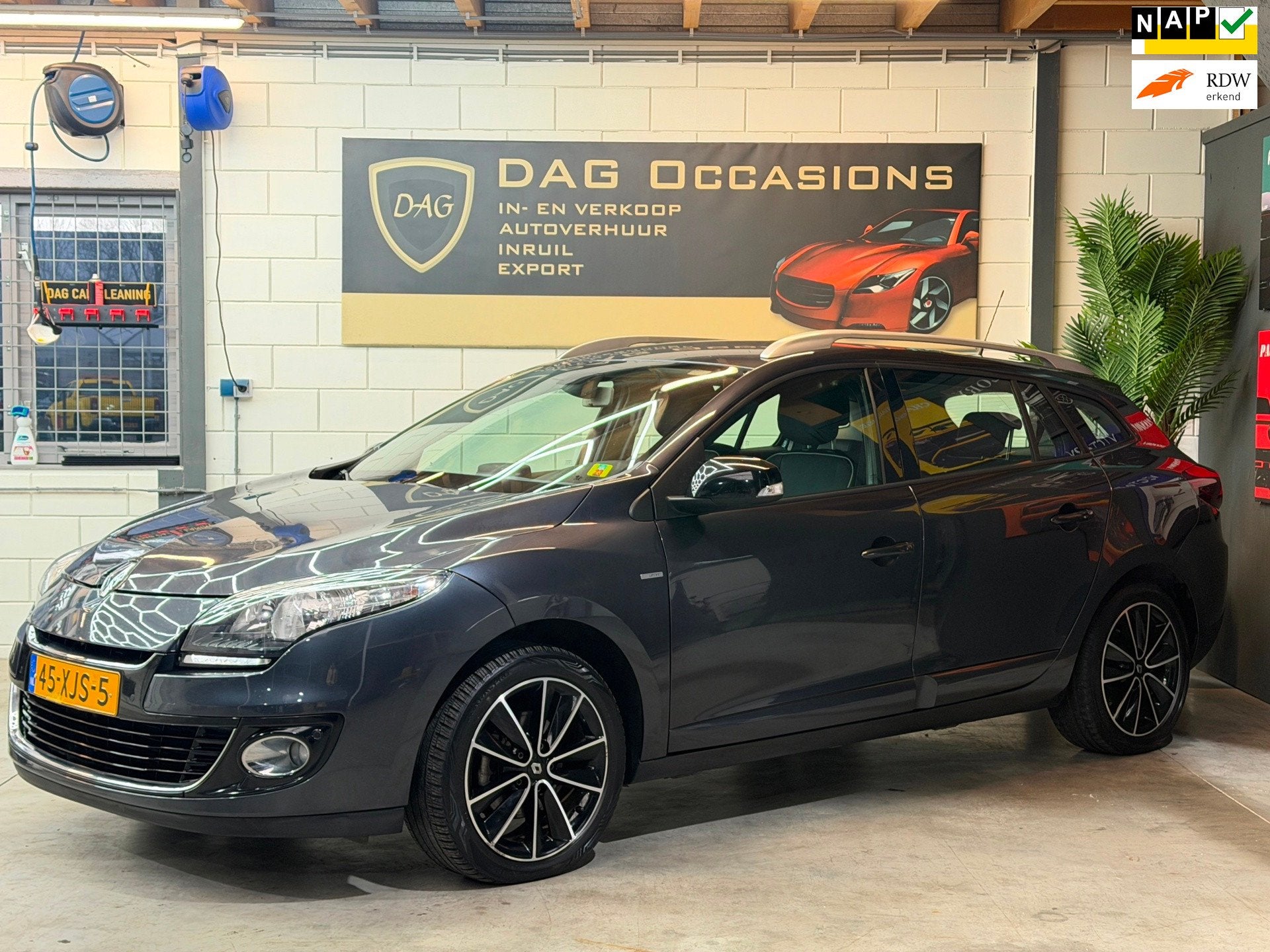 Renault Mégane Estate 1.2 TCe Bose CAMERA|CRUISE|NAVI|PDC|L, Navigatiesysteem, Euro 5, Stof, Gebruikt