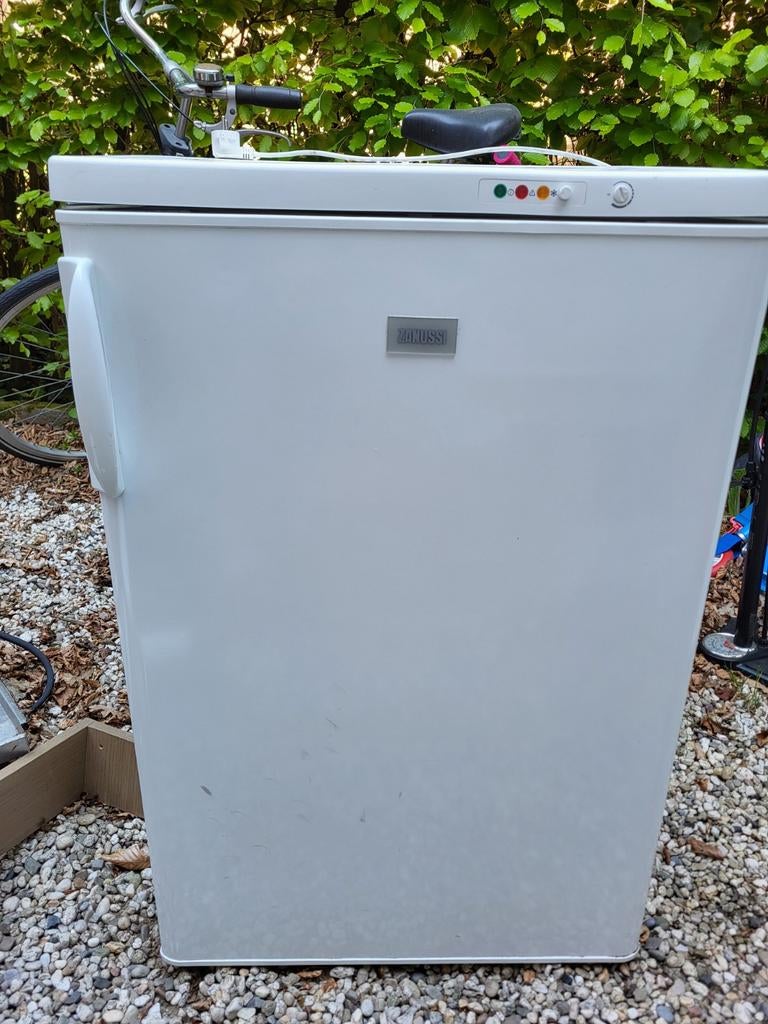 Zanussi diepvries, Witgoed en Apparatuur, Vriezers en Diepvrieskisten, Gebruikt, Minder dan 60 cm, Ophalen
