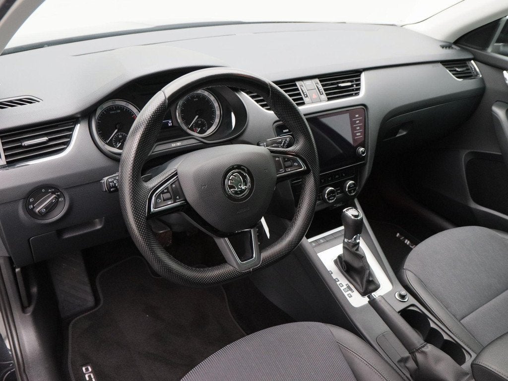 Skoda Octavia Combi 1.0 TSi 115 Pk Automaat Ambition Busines, Auto's, Skoda, Gebruikt, Zwart, Origineel Nederlands, 3 cilinders