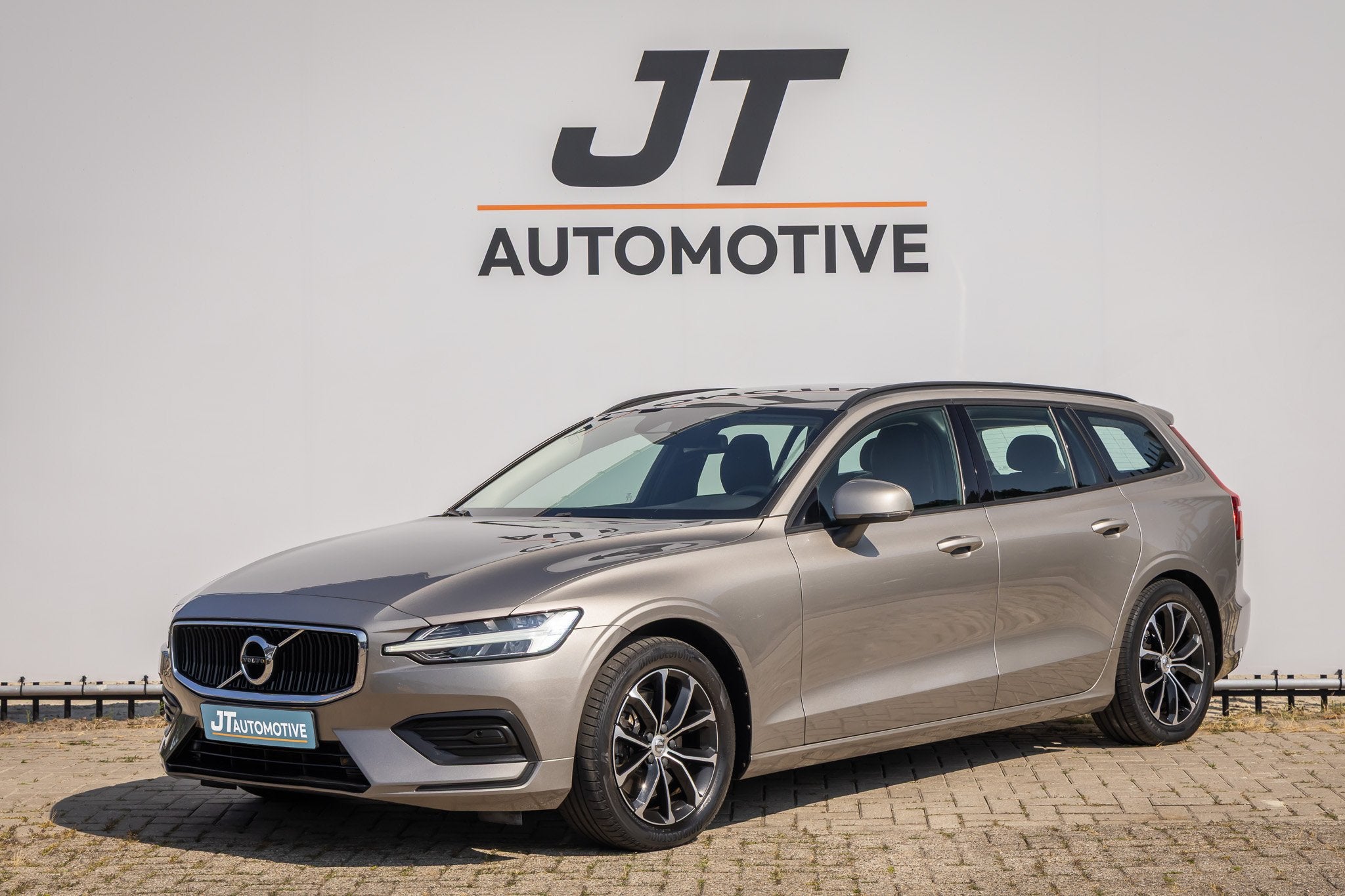 Volvo V60 2.0 B3 momentum advantage nlauto trekhaak | camera, Auto's, Volvo, Euro 6, 4 cilinders, 1969 cc, 163 pk