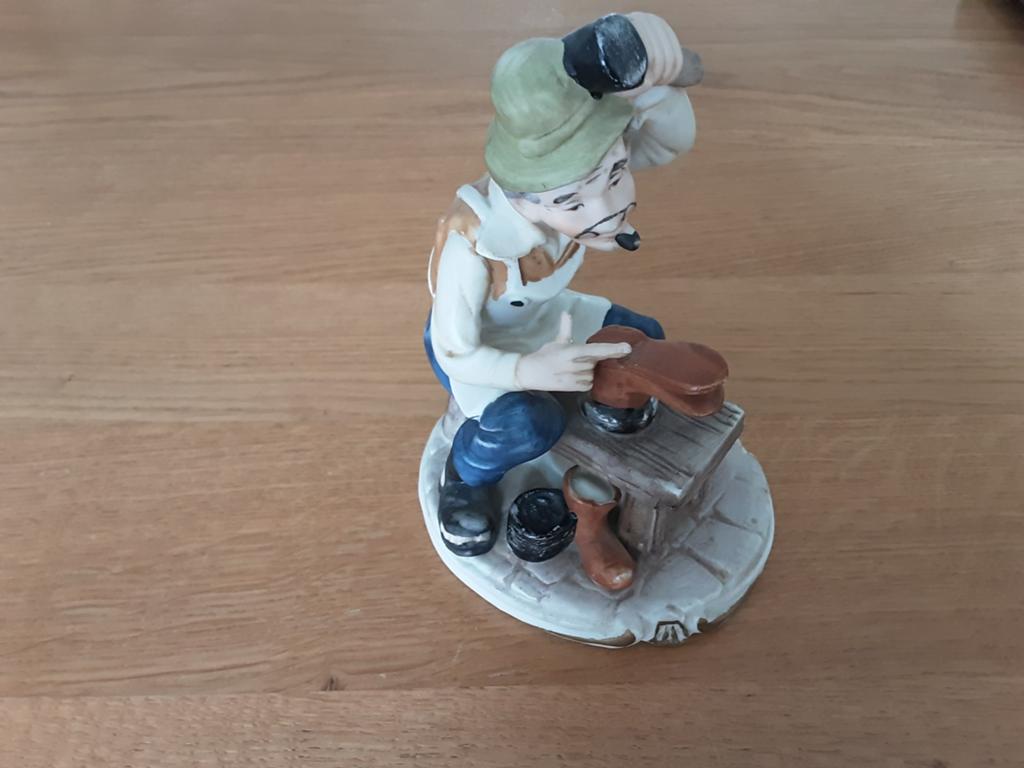 Vintage beeldje schoenmaker - Ambachtelijk decoratie, Ophalen of Verzenden, Gebruikt, Mens