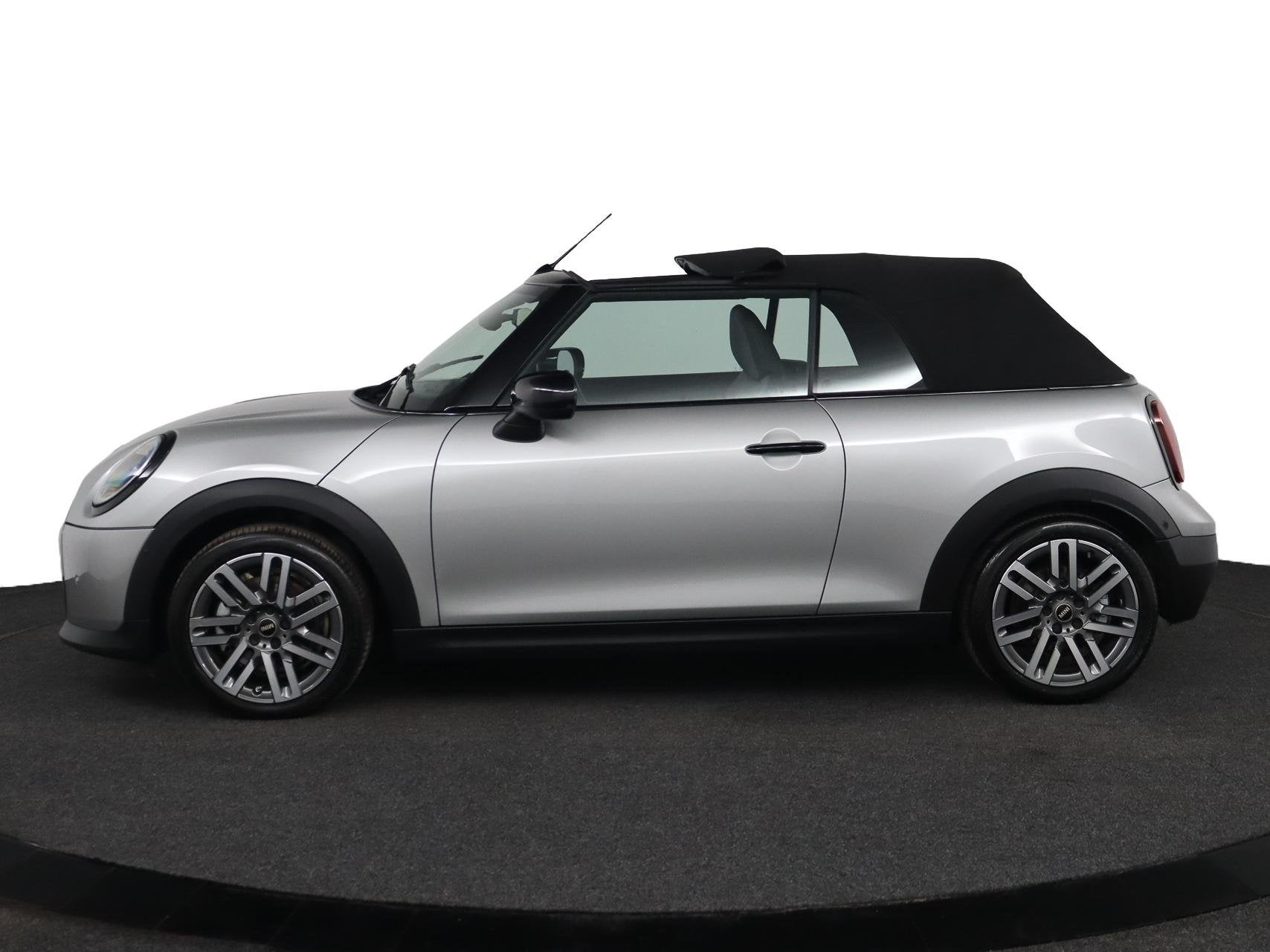MINI Cabrio Cooper C Classic M | 17 inch Parallel Spoke 2-to, Auto's, 1998 cc, 15 km/l, Gebruikt, 4 stoelen