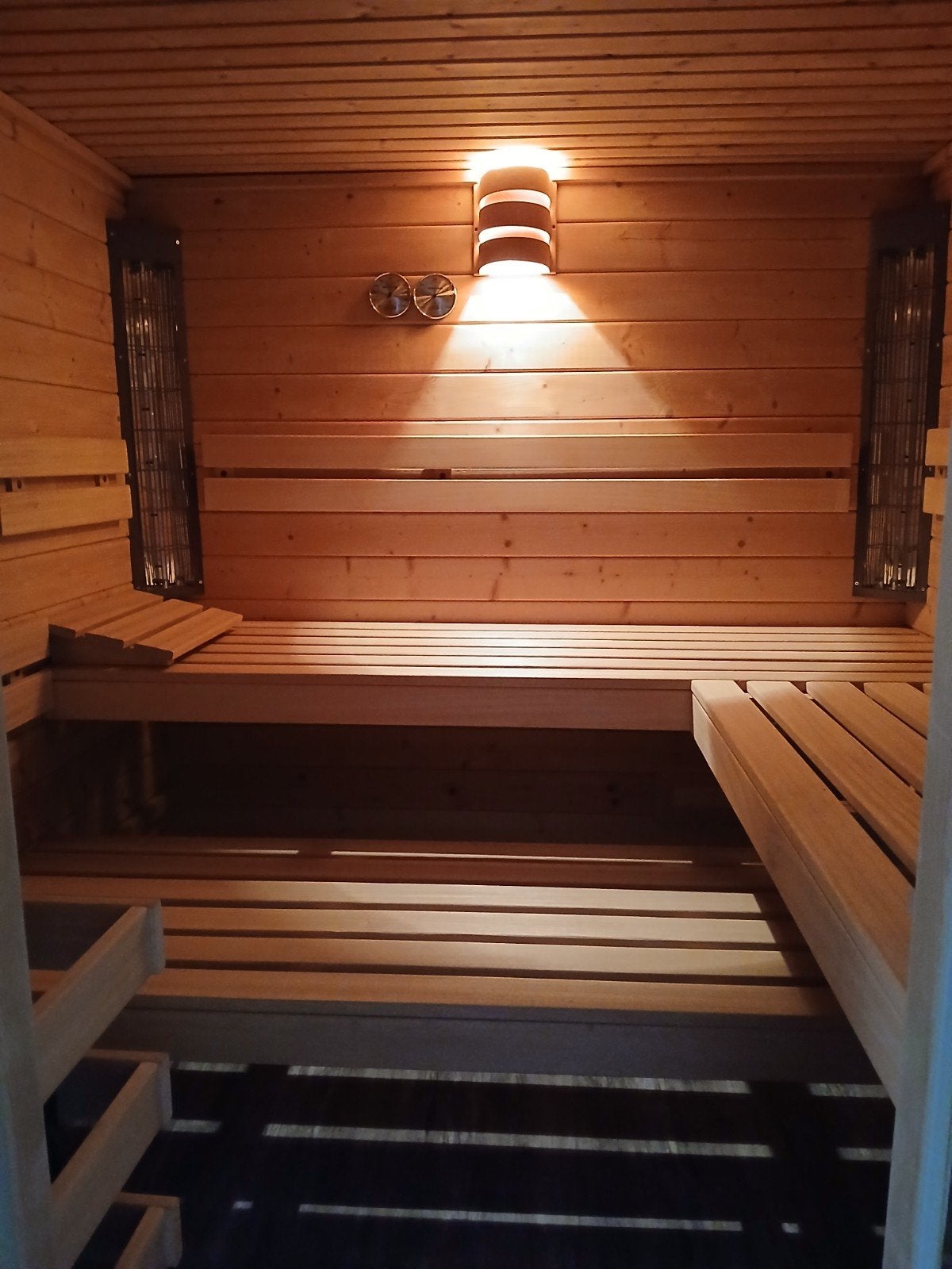 Knüllwald Helo Massiefhouten Sauna met Infrarood en Kachel, Ophalen, Zo goed als nieuw