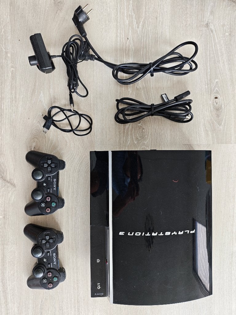 Playstation 3 Phat (500gb), Spelcomputers en Games, Ophalen, Gebruikt, Phat, Met 2 controllers