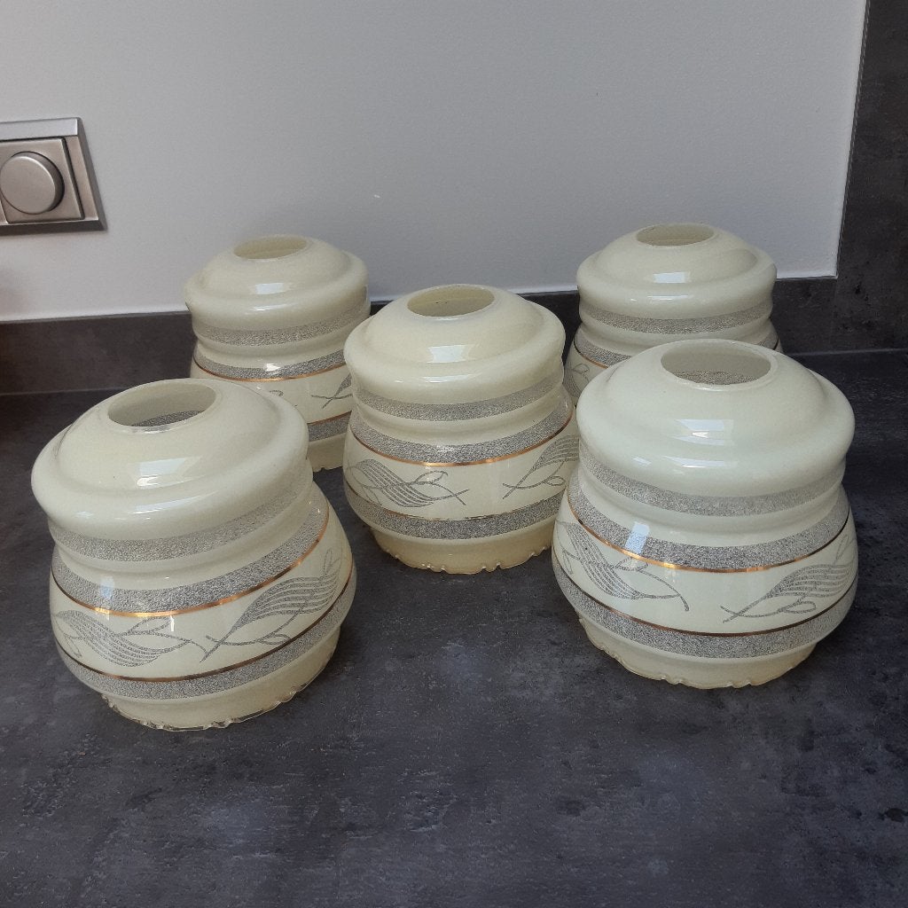 Te koop: 5 stuks oude lampenkappen., Ophalen, Zo goed als nieuw, Crème, Glas