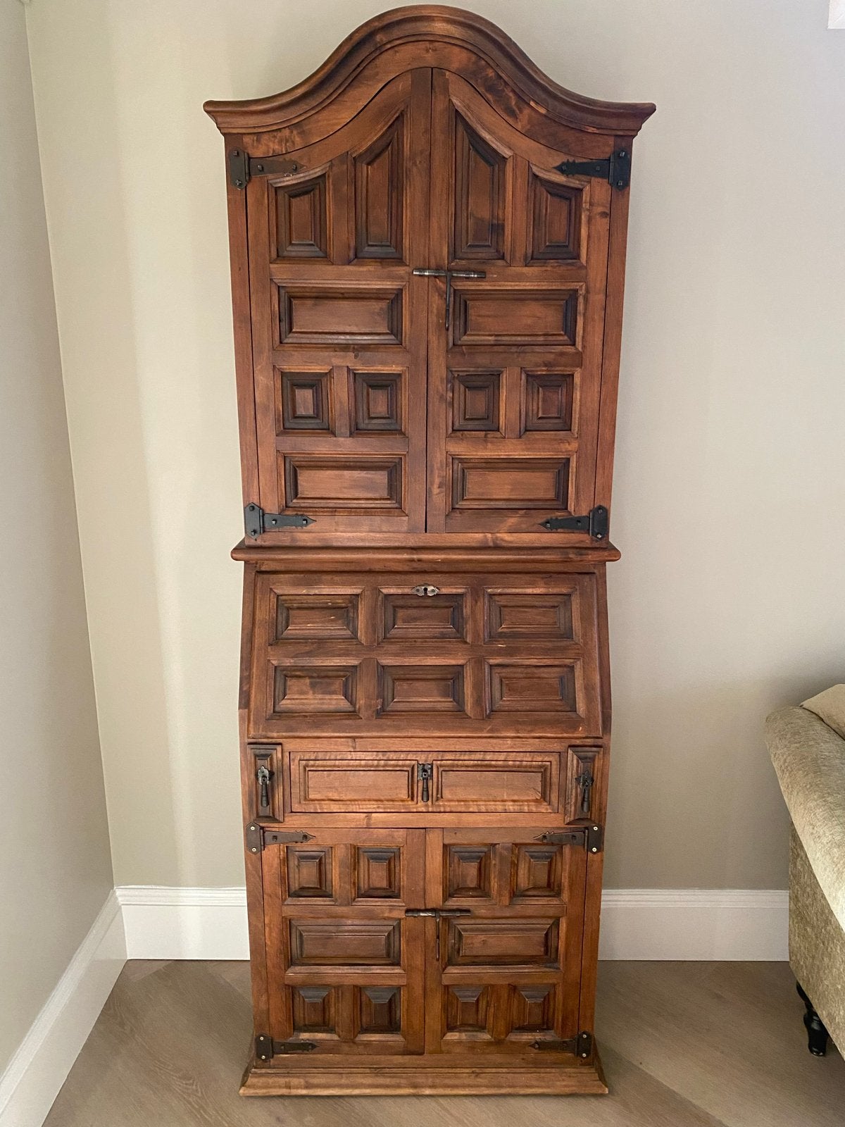 Spaanse houten secretaire, Ophalen