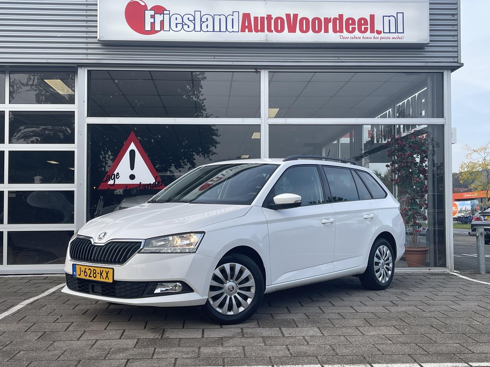 Skoda Fabia Combi 1.0 TSI Ambition /Cruise/Airco/PDC/Carplay, Voorwielaandrijving, Stof, Gebruikt, Euro 6