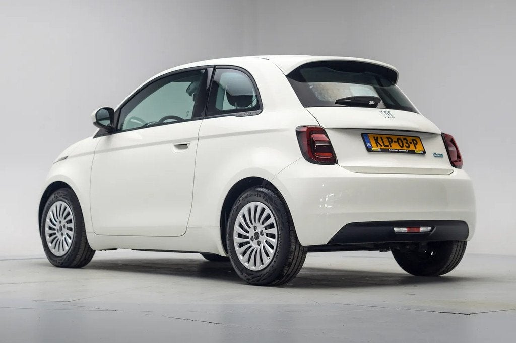 Fiat 500E Action Plus 24kWh 3-fase [ Apple/Android Stoelverw, Auto's, 0 cilinders, Gebruikt, Wit, 70 pk