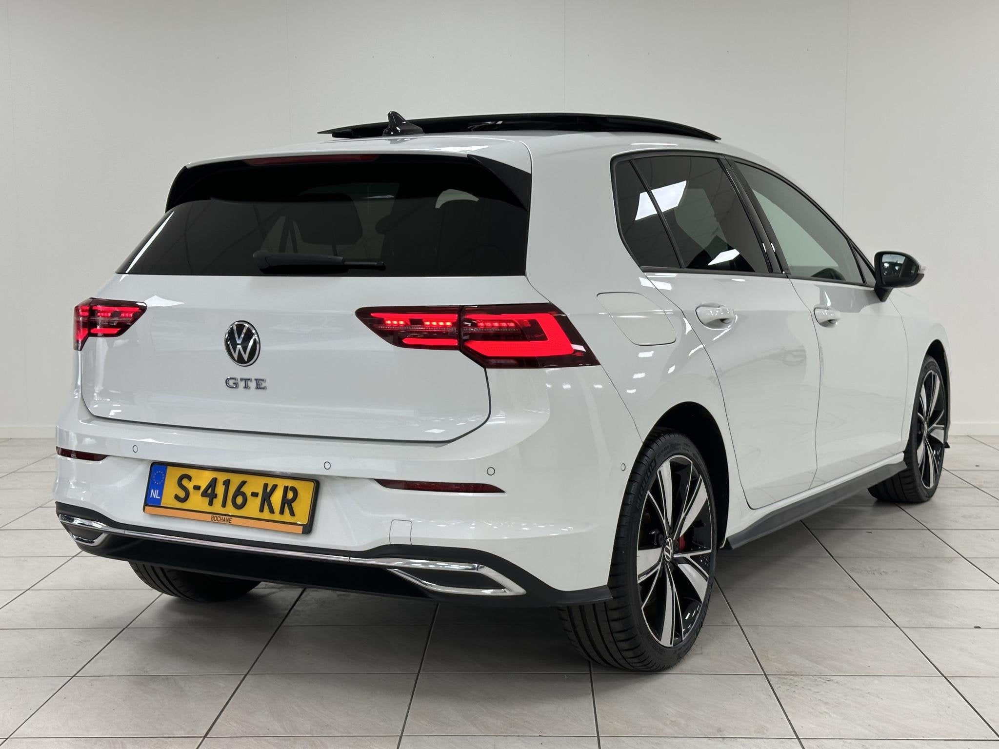 Volkswagen Golf 1.4 eHybrid GTE LEDER | SOH 95,1 % | PANORAM, Auto's, Gebruikt, Met garantie (alle), Wit, 1524 kg