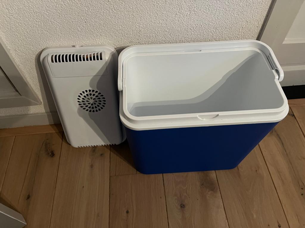 Koelbox geschikt voor 12 volt aansluiting, Caravans en Kamperen, Koelboxen, Ophalen of Verzenden, Zo goed als nieuw, Elektrisch
