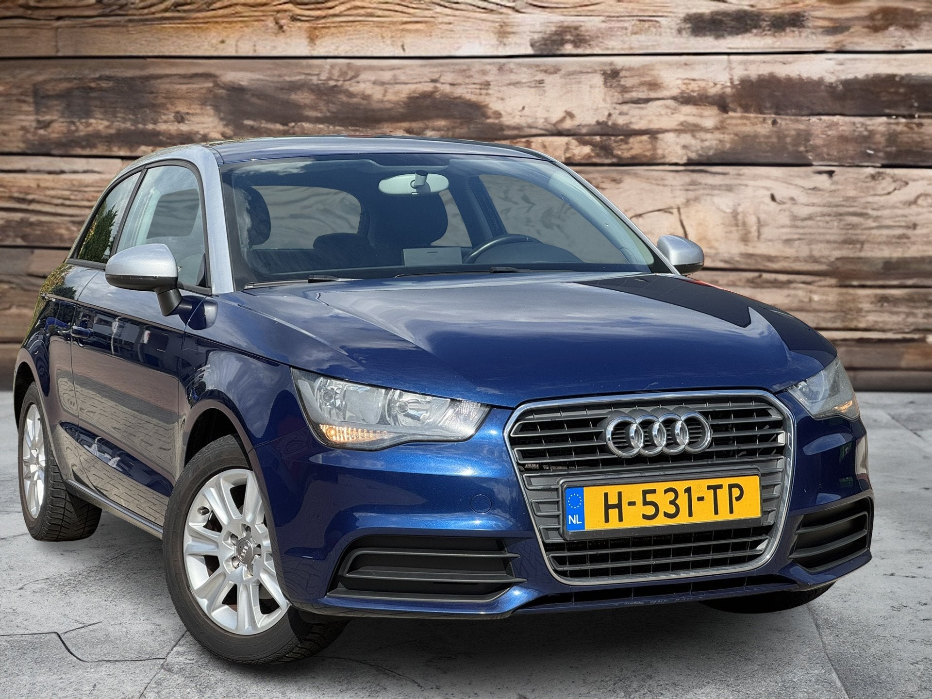 Audi A1 1.2 TFSI Admired | Airco | Multimedia | Nieuwe DB ke, Auto's, Euro 5, Zwart, 4 cilinders, Met garantie (alle)