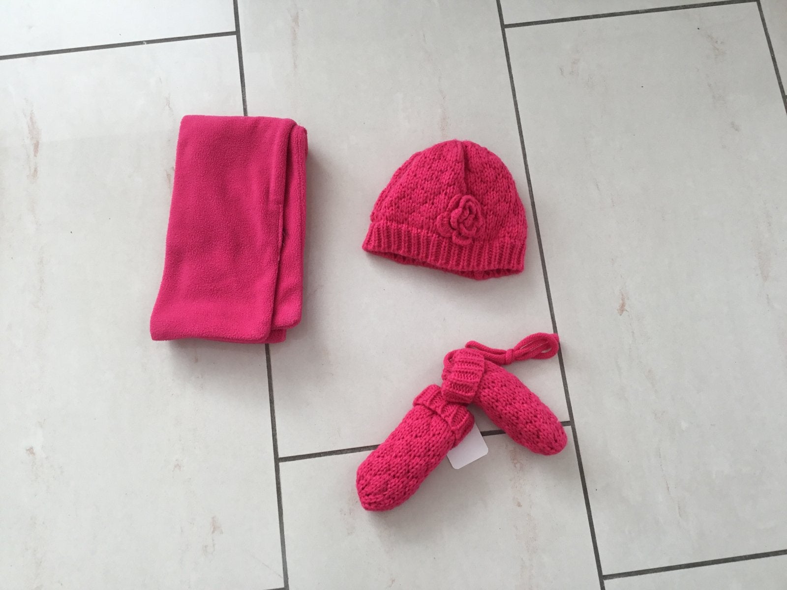 Roze muts, sjaal en wanten set voor meisjes, Ophalen of Verzenden, Zo goed als nieuw, 104 of kleiner, Meisje
