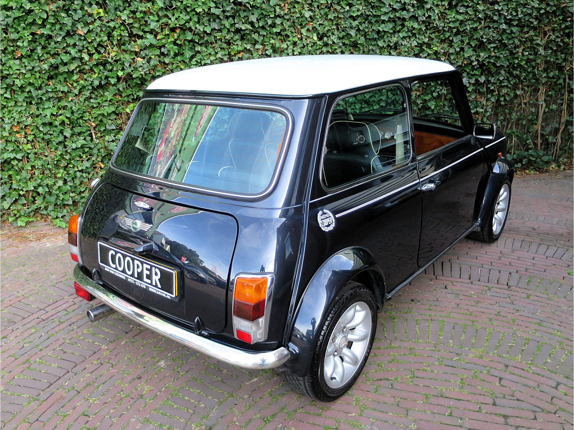 MINI Cooper S 1.3 MPI NL-auto van 1ste eig, Leer, houten das, Auto's, Oldtimers, Voorwielaandrijving, 63 pk, Met garantie (alle)