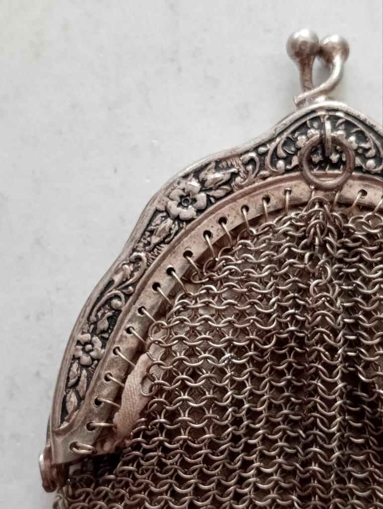 Antieke knipbeurs met ornamenten, Ophalen of Verzenden