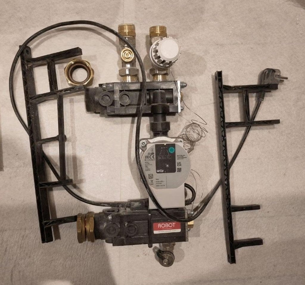 Robot vloerverwarming pomp en wilo menggroep, Doe-het-zelf en Verbouw, Verwarming en Radiatoren, 30 tot 80 cm, Gebruikt, Radiator