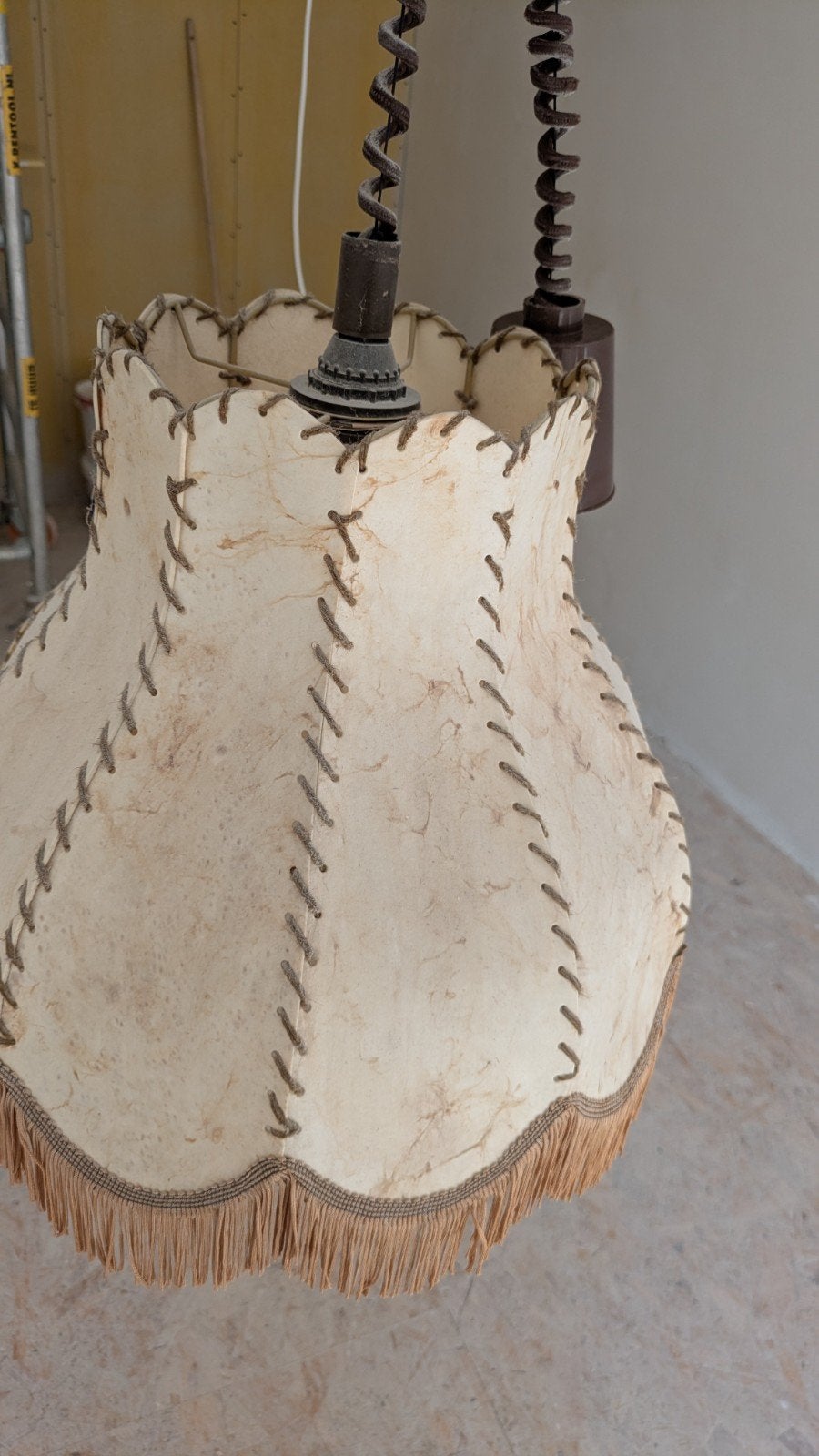 Vintage Leren Gestikte Verstelbare Kroonluchter, Huis en Inrichting, Lampen | Hanglampen, Gebruikt, Vintage, Retro, Rustiek, Natuurlijk materiaal