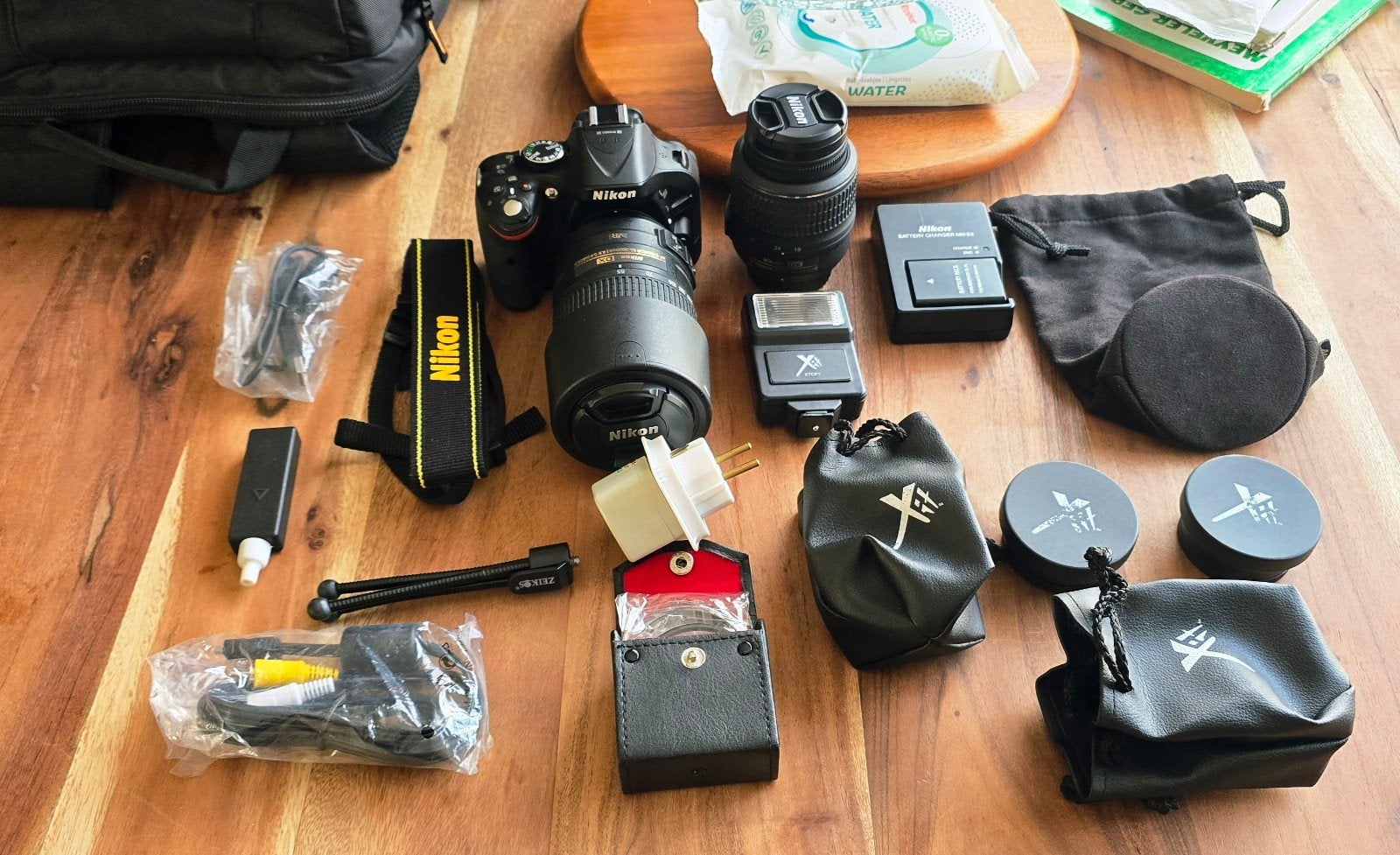 Nikon D5200 met 2 lenzen, 256GB SD kaart en tas

Complete se, Ophalen of Verzenden, Zo goed als nieuw, Nikon