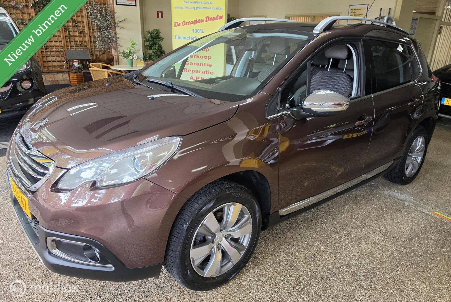 Peugeot 2008 1.2 VTi Allure Pack Premium Plus Pano Navi, Auto's, Euro 5, 1199 cc, Bruin, 82 pk