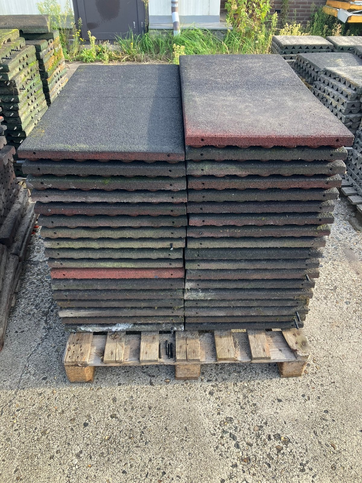 35 vochtdoorlatende rubberen tegels 100x50x5cm, Dieren en Toebehoren, Q, Q, Q