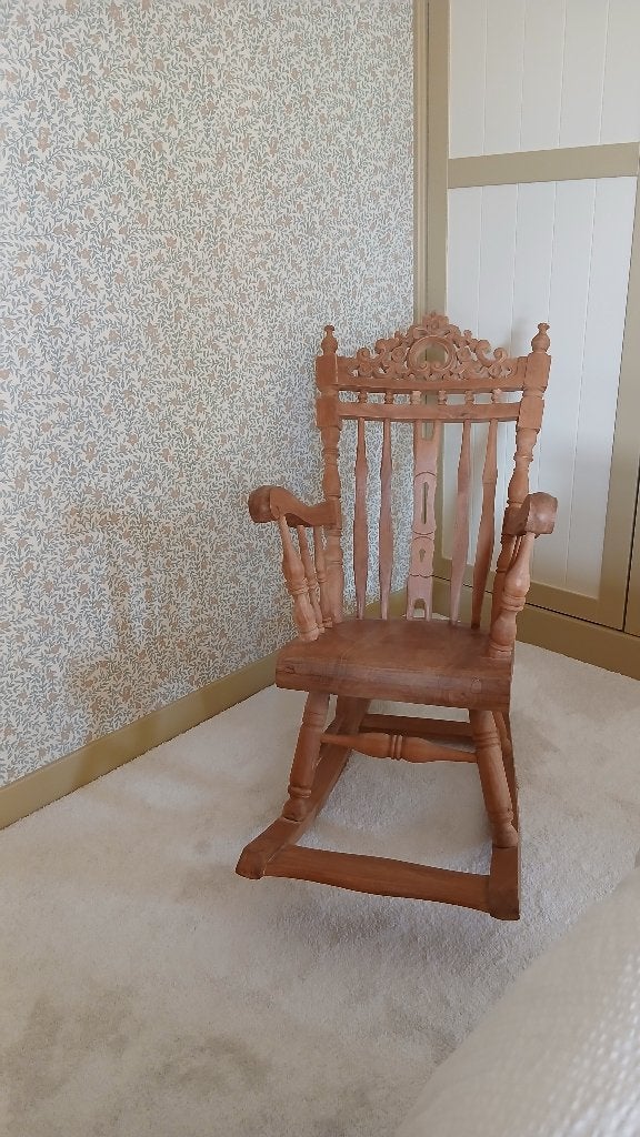 Te koop teak houten schommelstoel!, Huis en Inrichting, Stoelen, Ophalen, Gebruikt, Bruin, Landelijk