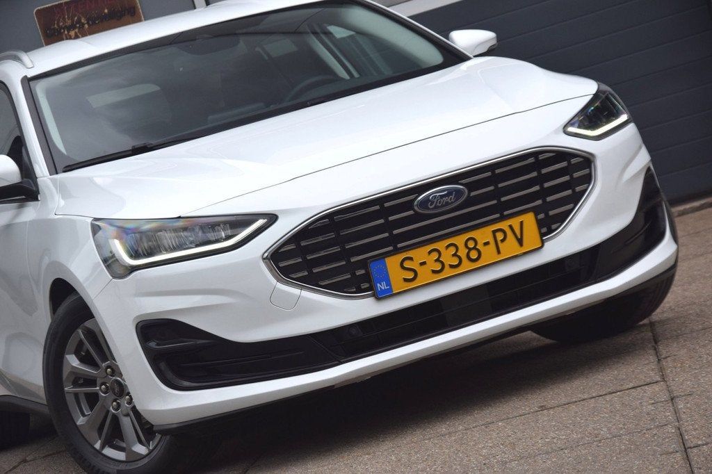 Ford Focus Wagon 1.0 EcoBoost Hybrid Titanium Style TREKHAAK, Gebruikt, Wit, Origineel Nederlands, 1379 kg