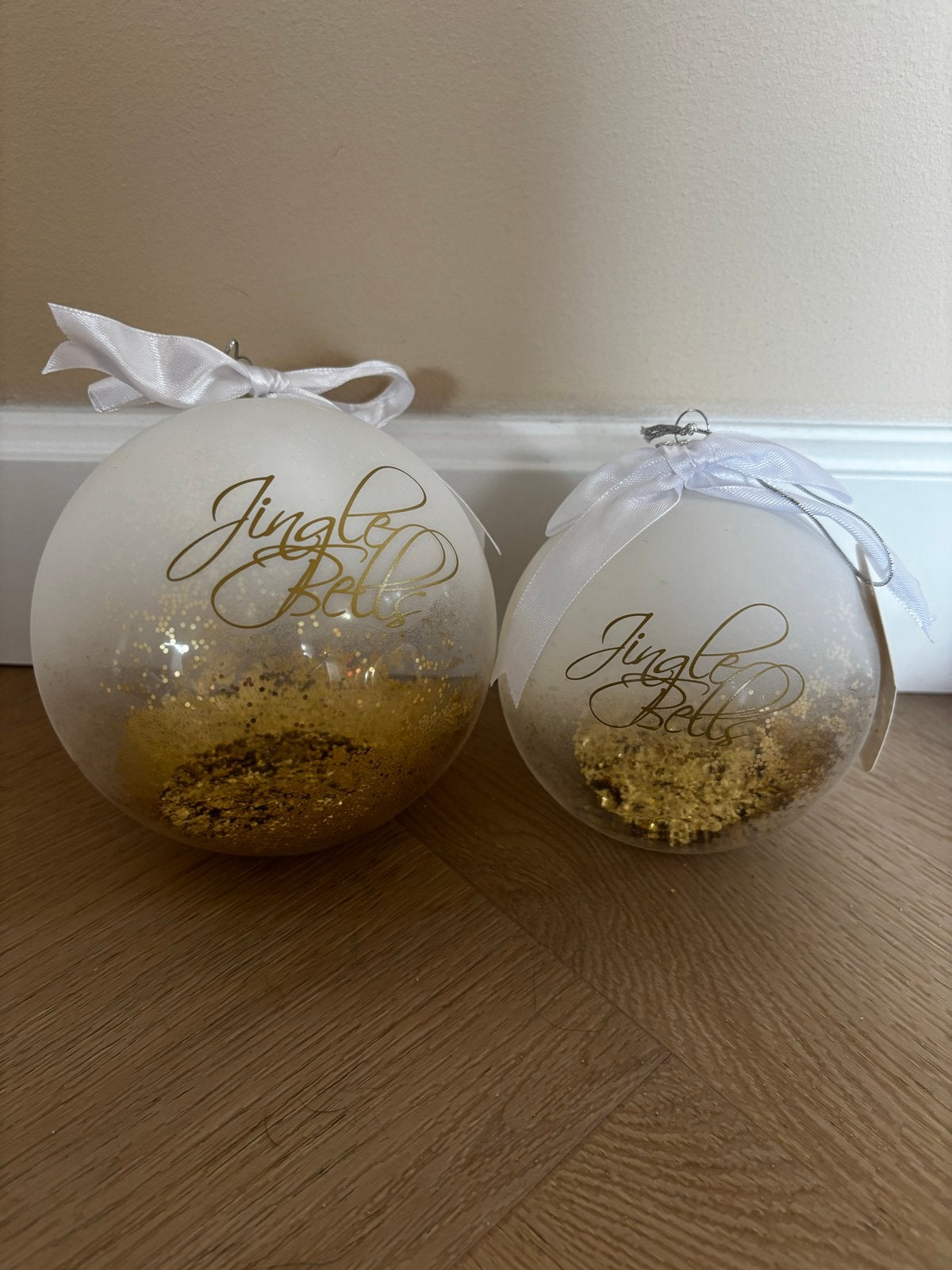2 goude riviera maison kerstballen, Diversen, Kerst, Ophalen of Verzenden, Nieuw