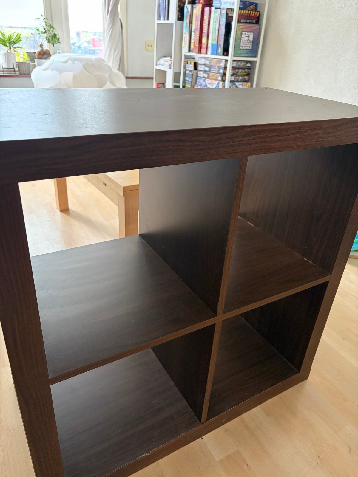 IKEA Kallax Kast - Donkerbruin, 4 vakken, Ophalen, Met plank(en), Gebruikt, 50 tot 100 cm