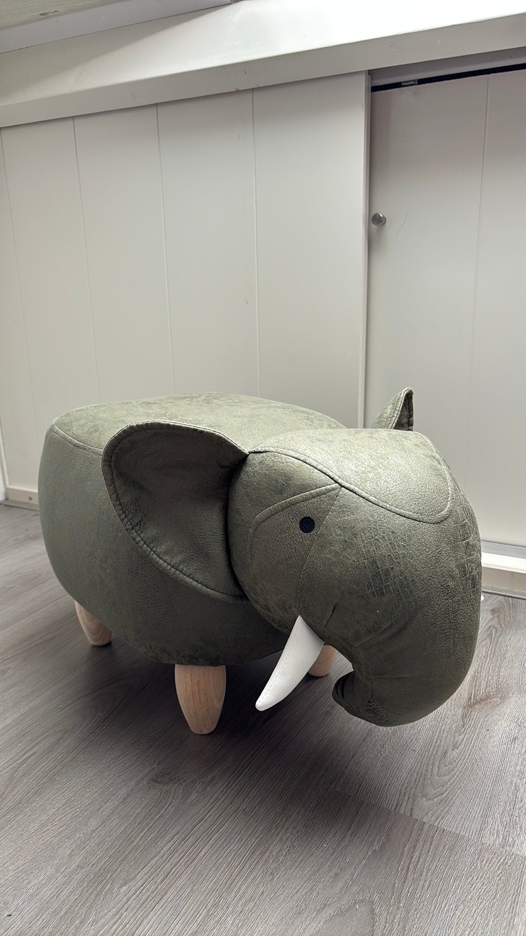 Krukje olifant, Ophalen, Zo goed als nieuw, Rond, Minder dan 50 cm