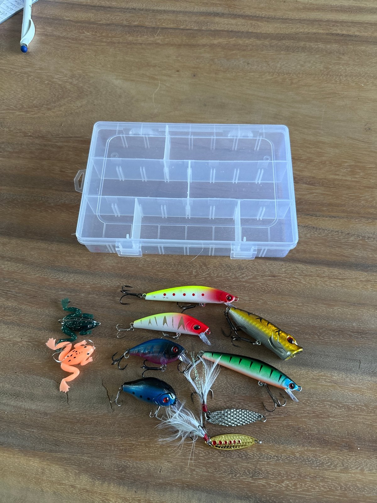 Vis kunstaas set met opbergdoos - diverse pluggen en spinner, Ophalen of Verzenden, Nieuw, Kunstaas