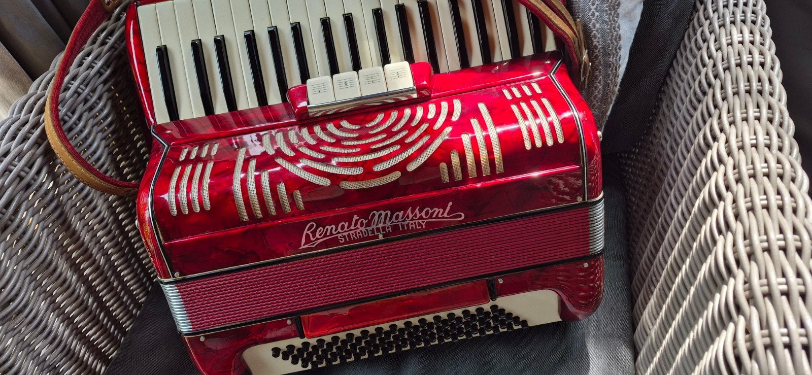 Mooie 80 bas italiaanse accordeon., Muziek en Instrumenten, Accordeons, Gebruikt, Met riemen, 80-bas, Ophalen