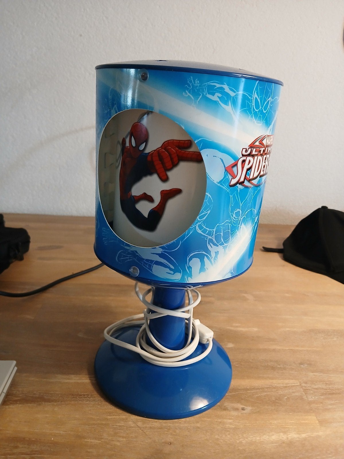 Spiderman lamp, Ophalen